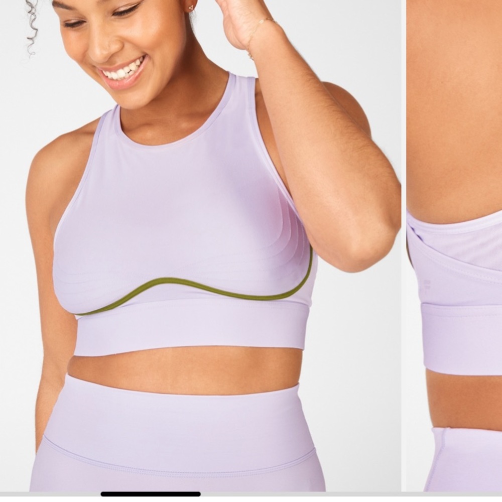 Fabletics Blare Medium Impact Sports Bra II in Frosted Lilac/Basil